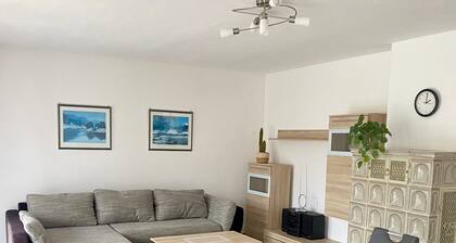 Ferienwohnung Starnberg" mit privater Terrasse, Gemeinschaftsgarten und WLAN