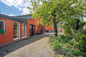 Exterior - Apartment 'Einzimmerwohnung Im Haupthaus' with Shared Pool, Shared Terrace and Wi-Fi (Ruhland)