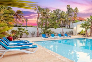 Pool - Seafront Villa Blue Door Beach House by Bocobay (Noord)