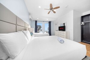 7 habitaciones, escritorio y tabla de planchar con plancha 