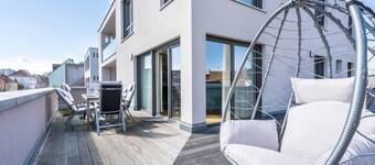 Premium Apartment 'Ernst' 150m², 3 bedrooms, central location, balcony