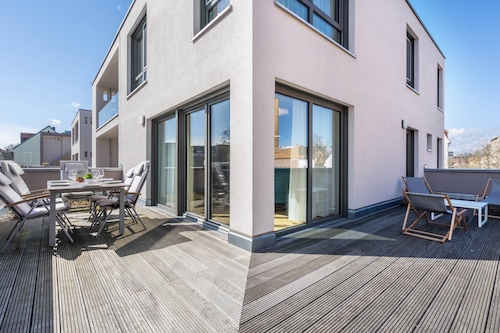 Zentrale premium Ferienwohnung 'Ernst' mit 150m², 3 Schlafzimmern und Balkon