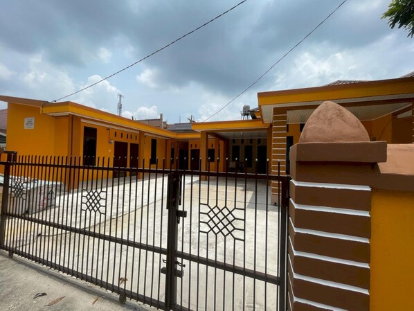 Front of property - Hotel O Neva Guest House SyariahNearWaduk Cipta Karya (Pekanbaru)