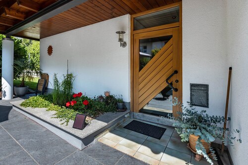 Holiday Apartment 'Haus Regina' with Shared Garden, Balcony and Wi-Fi
