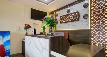 iROOMZ Hotel Sweekar Suites