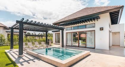 Bungallow w/pool/bqq at Green Village Bca