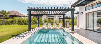Bungallow w/pool/bqq at Green Village BCA