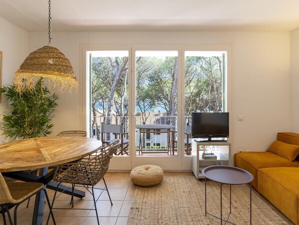 TV - Superior Apartment Casa Marea Calella de Palafrugell (Calella de Palafrugell)