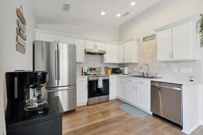 Private kitchen - Beach House Vacation  (Wilmington)