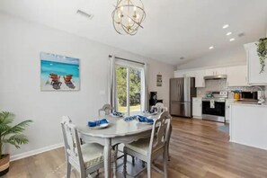 Private kitchen - Beach House Vacation  (Wilmington)