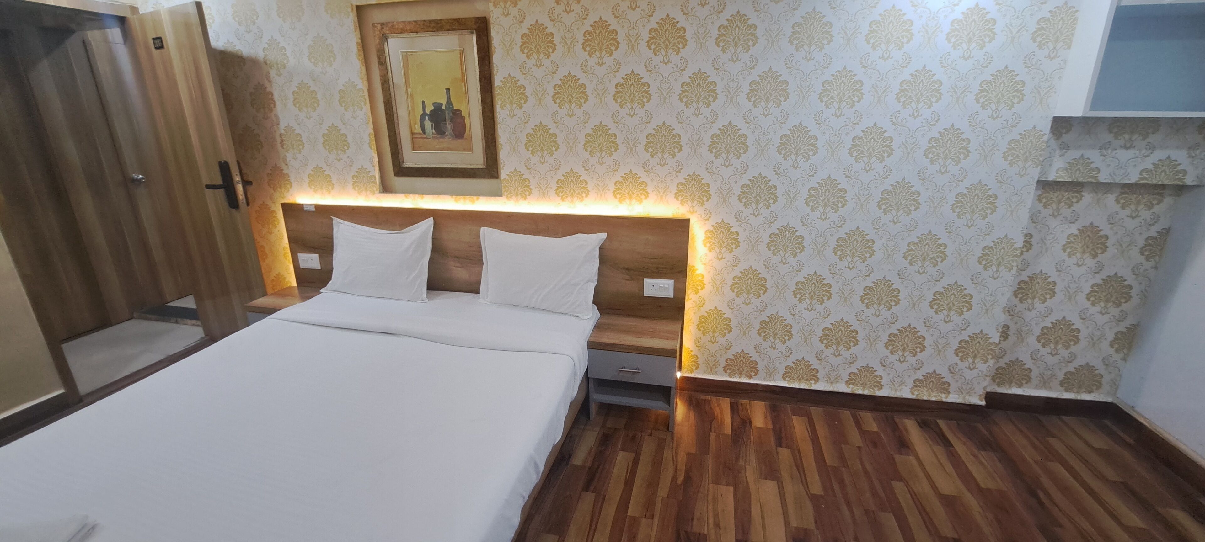 Deluxe Room | Premium bedding, memory foam beds, desk, free WiFi