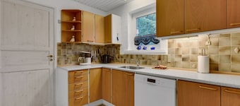 "Pernilla" - 2km from the sea by Interhome