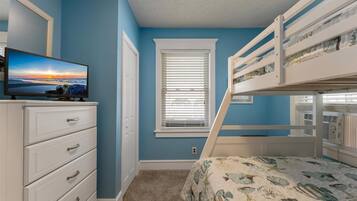 2 bedrooms, iron/ironing board, free WiFi