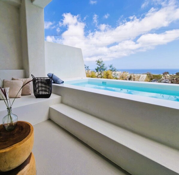 Premium Suite, 1 Queen Bed with Sofa bed, Private Pool, Sea View | Premium bedding, in-room safe, soundproofing, iron/ironing board - MAEVA Santorini Suites (Santorini)