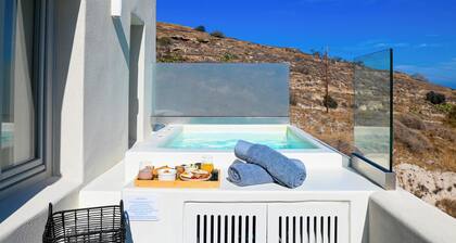 MAEVA Santorini Suites