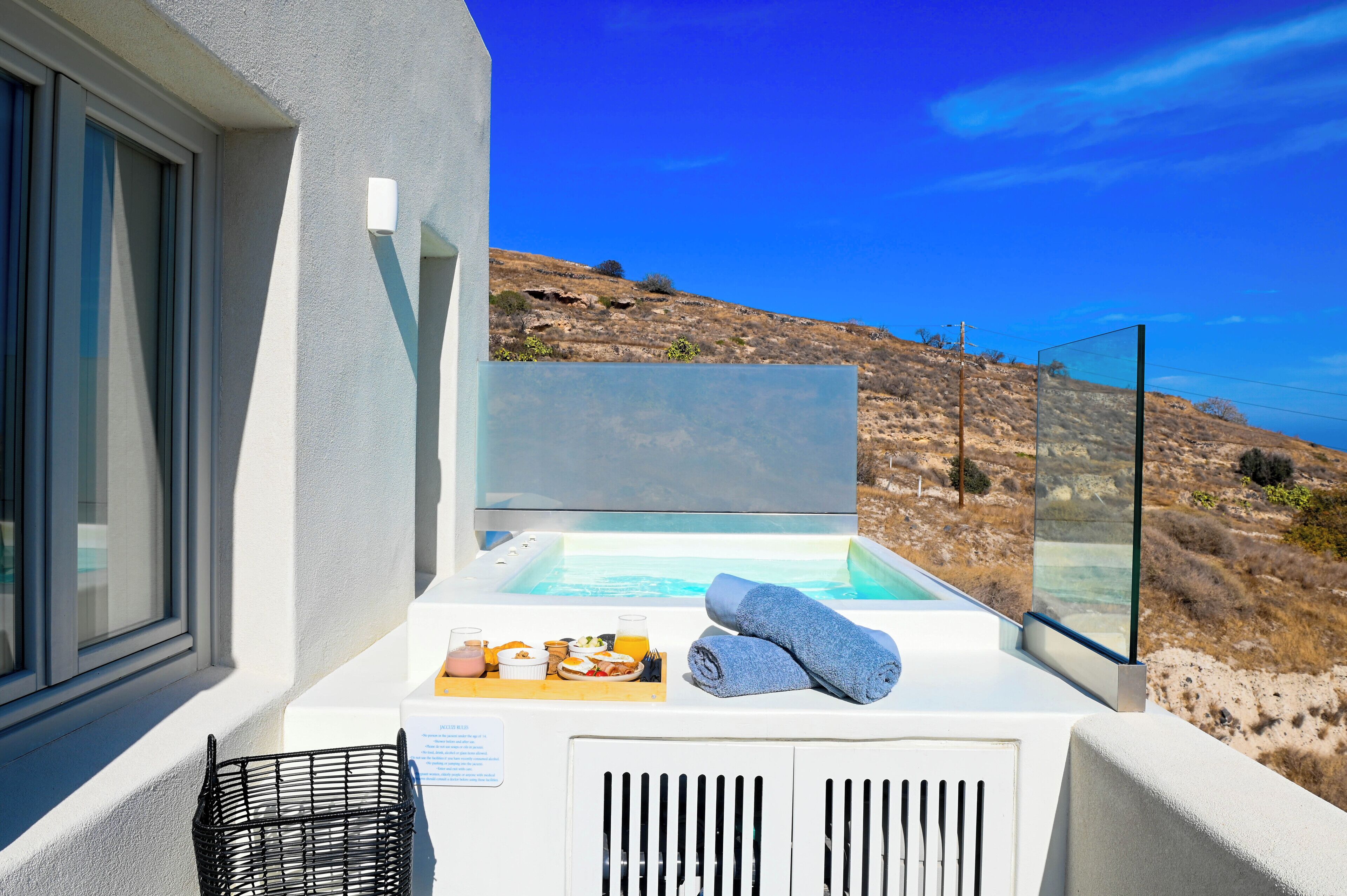 Exclusive Suite, Hot Tub, Sea View | Premium bedding, in-room safe, soundproofing, iron/ironing board