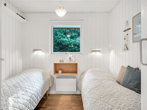 3 bedrooms, WiFi - "Yngvy" - 1.3km from the sea by Interhome (Blåvand)