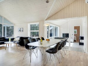 Dining - "Dior" - 1.4km from the sea by Interhome (Blåvand)