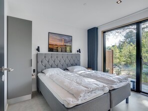 6 عدّة غرف نوم وخدمة الإنترنت