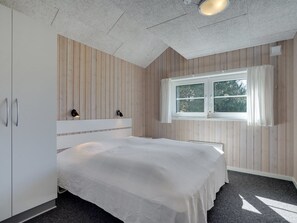 5 bedrooms, internet