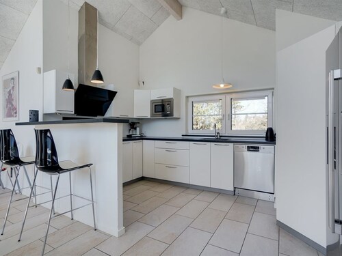 "Lova" - 600m from the sea by Interhome