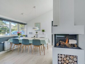 Dining - "Ingobald" - 1.5km from the sea by Interhome (Blåvand)