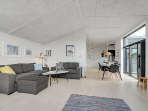 Tv, pejs, dvd-afspiller