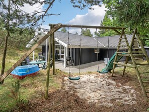 Children’s area - "Jannick" - 1.5km from the sea by Interhome (Blåvand)