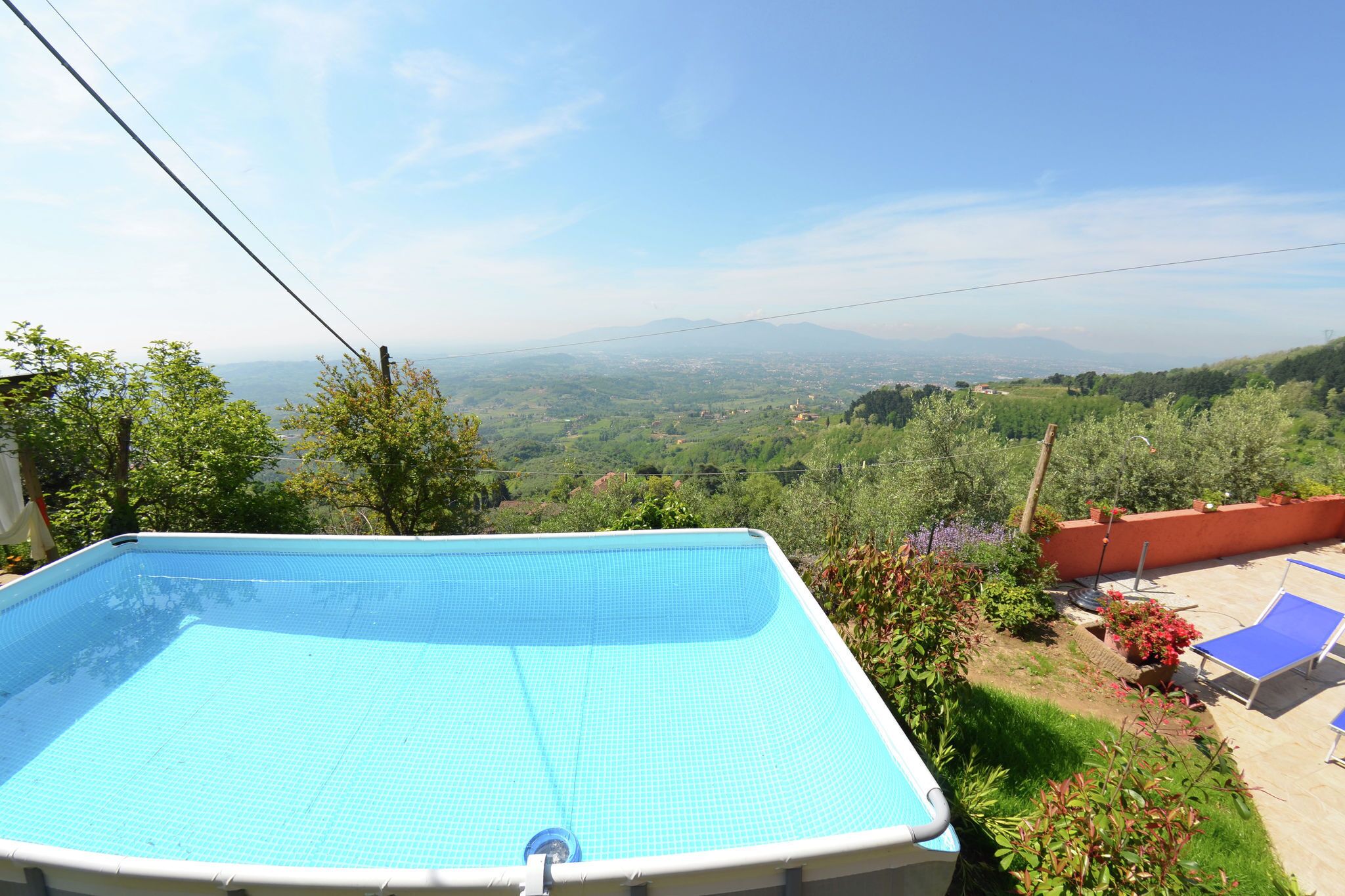 Banyera d'hidromassatge a l'aire lliure