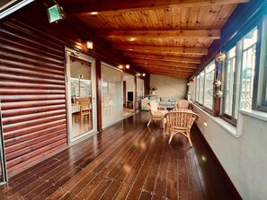 Outdoor dining - Cozy wood apartment with great view to Nazareth (Nazareth)
