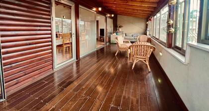Cozy wood apartment with great view to Nazareth