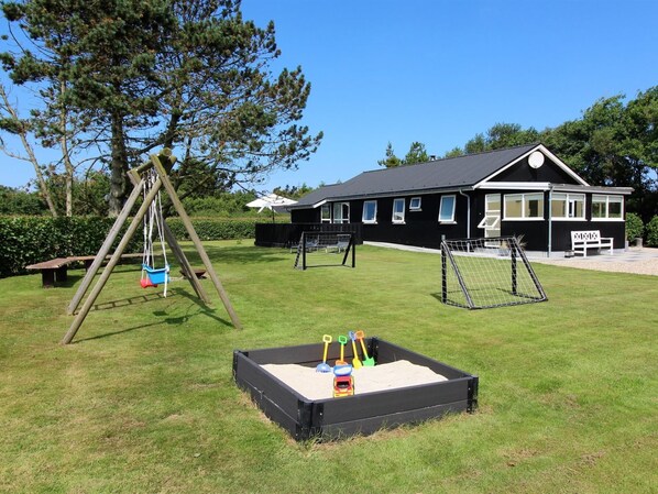 Children’s area - "Kadir" - 500m from the sea by Interhome (Blåvand)