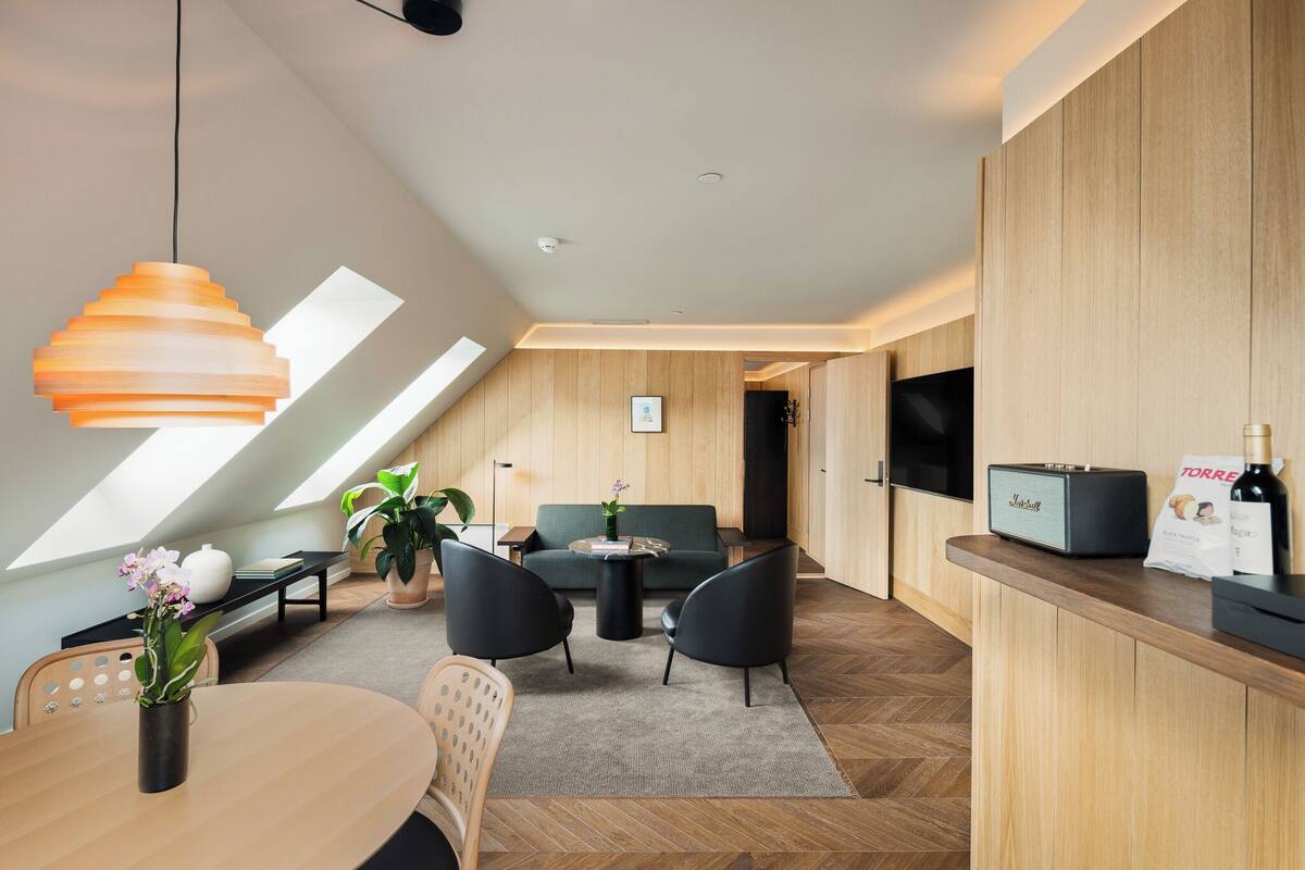 Suite, 1 kingsize bed | Hypoallergeen beddengoed, pillowtop-bedden, een minibar