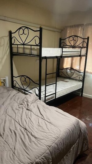 Iron/ironing board, free WiFi - W District Hostel (Bangkok)