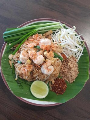 Daily English breakfast for a fee - W District Hostel (Bangkok)