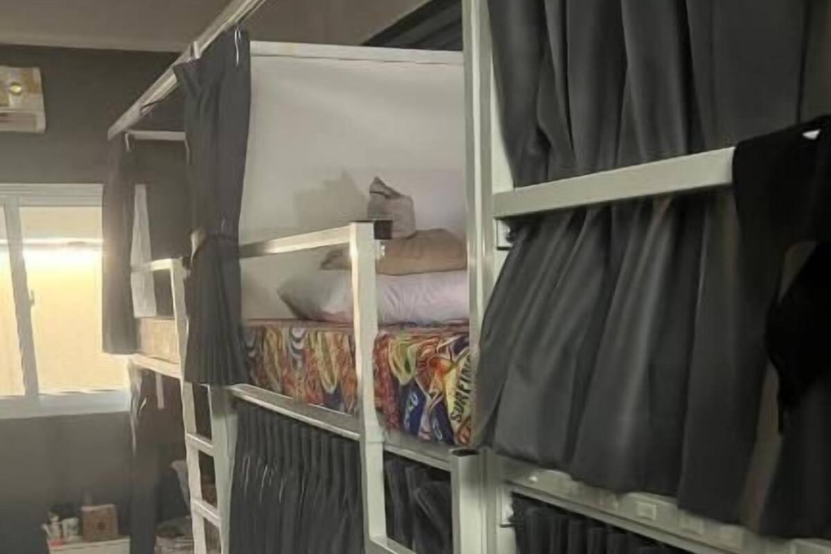 Elite Shared Dormitory Women only | Een strijkplank/strijkijzer, gratis wifi