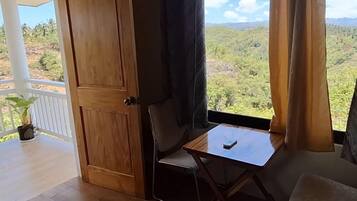 Dobbelt- eller tomannsrom – signature | Skrivebord, wi-fi (inkludert) og sengetøy