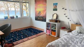 5 chambres, fer et planche à repasser, Wi-Fi, draps fournis