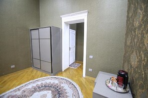 ห้องดีลักซ์, วิวเมือง | เครื่องนอนระดับพรีเมียม, มินิบาร์, ห้องพักตกแต่งอย่างมีเอกลักษณ์