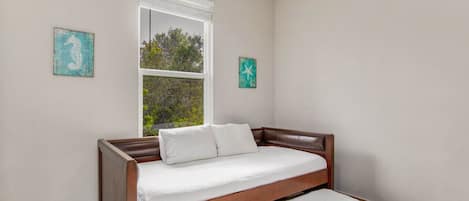 3 chambres, fer et planche à repasser, Wi-Fi gratuit, draps fournis