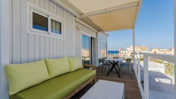 Deluxe bungalow, 2 slaapkamers, uitzicht op zee (Leo) | 2 slaapkamers, gratis wifi, beddengoed
