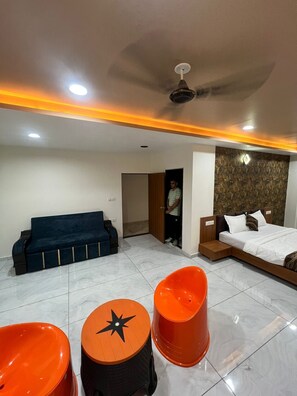 Luxury Room, City View | Egyptian cotton sheets, premium bedding, down duvets - Hotel Best Elegence (Gandhinagar)