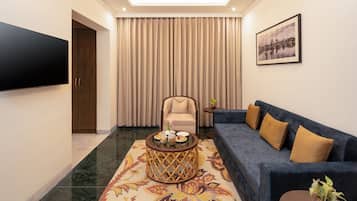 Phòng Suite Junior, 1 giường cỡ king, không hút thuốc | 1 phòng ngủ, bộ đồ giường cao cấp, bàn