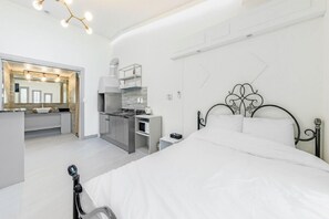 Basic Room, 1 Bedroom (La Beaute) | 1 bedroom, free WiFi - Hongcheon Rivervalley Poolvilla Spa Pens (Hongcheon)