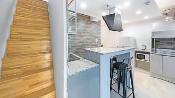 Basic Room, 1 Bedroom (Lime) | 1 bedroom, free WiFi