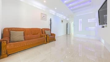Basic Room, 2 Bedrooms (Crystal) | 1 bedroom, free WiFi