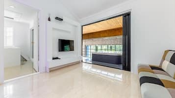 Basic Room, 2 Bedrooms (Crystal) | 1 bedroom, free WiFi