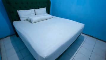 Standard Double Room | Free WiFi, bed sheets