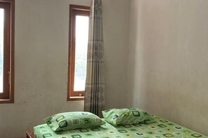 Standard Double Room | Free WiFi, bed sheets - Hotel O Lies Kostel Syariah (Kendal)