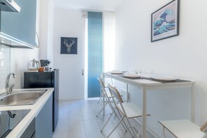 Un four, surface de cuisson